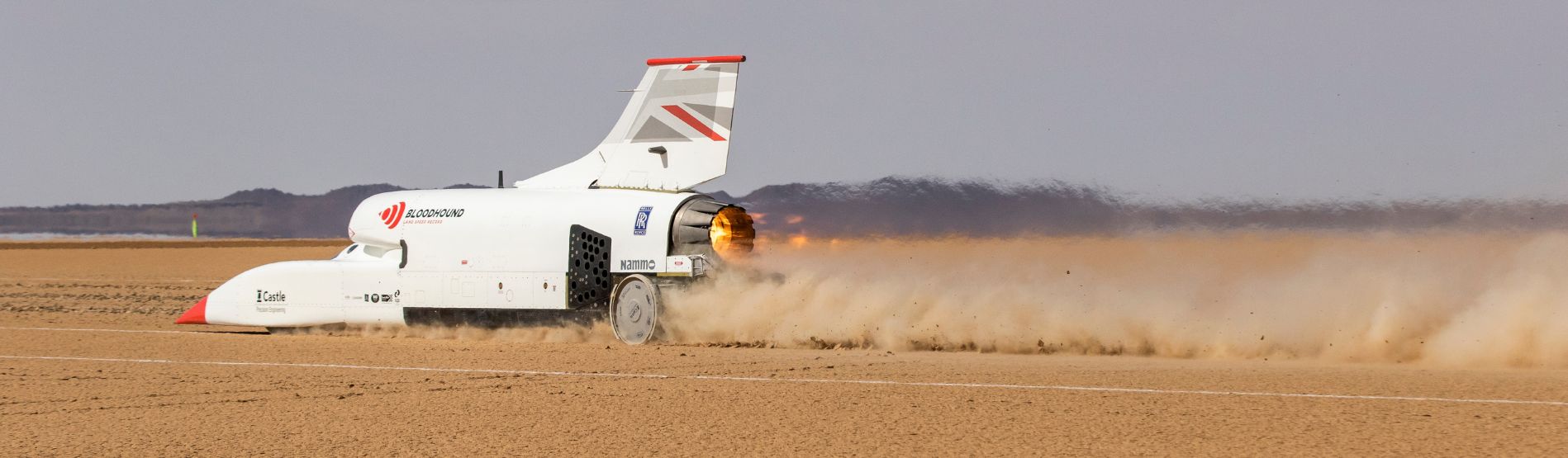 A photo of Bloodhound racing across the desert.