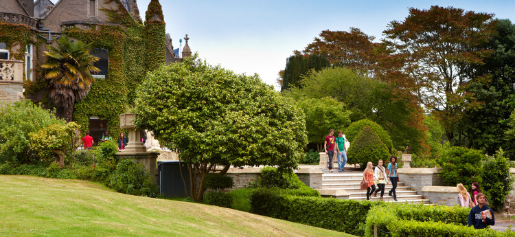 students walking on singleton abbey grounds 