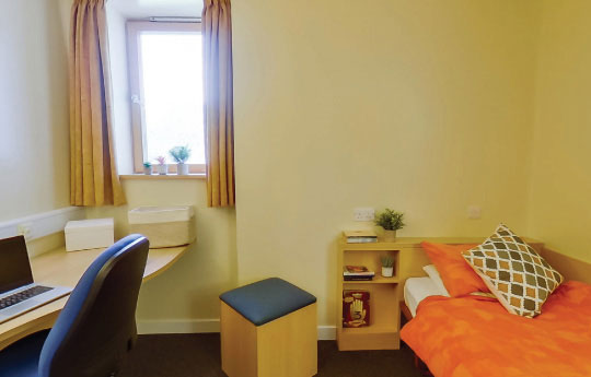 Dyma lun o’n hystafell wely en-suite a leolir ar Gampws Parc Singleton