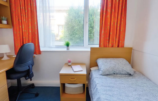 Dyma lun o’n hystafell wely en-suite a leolir yn Nhŷ Beck