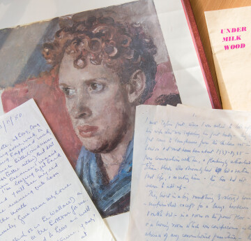 Deunyddiau Dylan Thomas gan gynnwys llythyrau a ysgrifennwyd â llaw a phortread