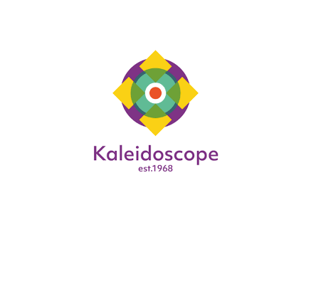  Logo elusen Kaleidoscope mewn melyn a phorffor ar gefndir gwyn