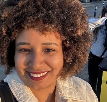 Llun proffil o Júlia Belas Trindade