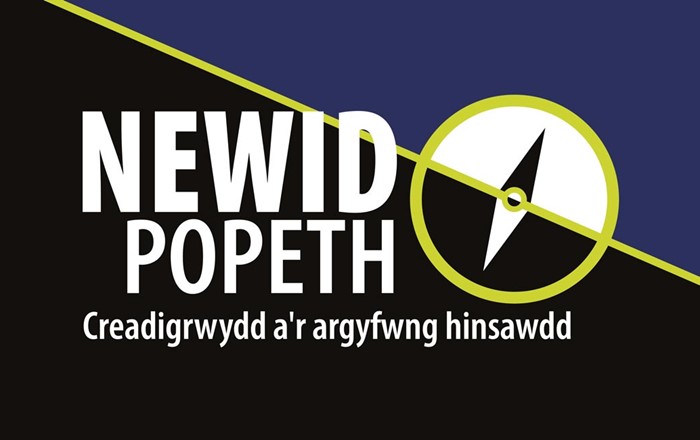 Graffeg sy'n cynnwys logo'r digwyddiad a'r testun canlynol: Newid Popeth | Creadigrwydd a'r argyfwng hinsawdd.
