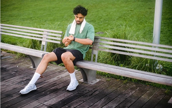 Mae cymdeithasegydd o Abertawe wedi'i anrhydeddu gan y cyfnodolyn Current Sociology, am ei ymchwil newydd i hunan-optimeiddio, sef term am syniadau ac arferion sydd a’r nod o wella at eich hun yn barhaus. Mae enghreifftiau'n amrywio o lyfrau a phodlediadau hunangymorth a dyfeisiau hunan-dracio