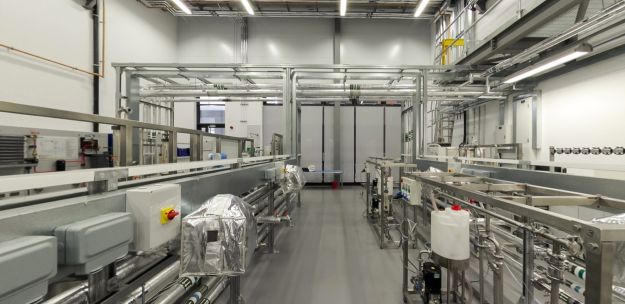 Labordy peilot gyda phibellau, offer diwydiannol a systemau prosesu