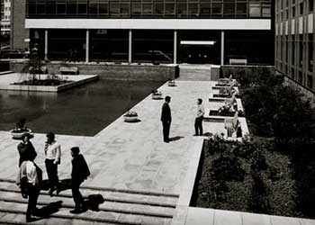 Courtyard of Physics & Maths building, c.1960s. Courtesy Richard Burton Archive