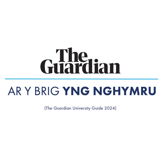 Ar y brig yng Nghymru (Guardian University Guide 2024)