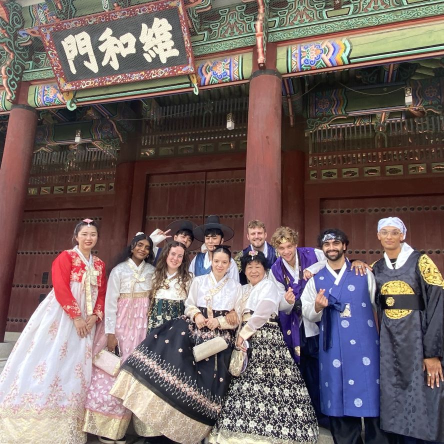 Nicole and friends in traditional Korean dress
