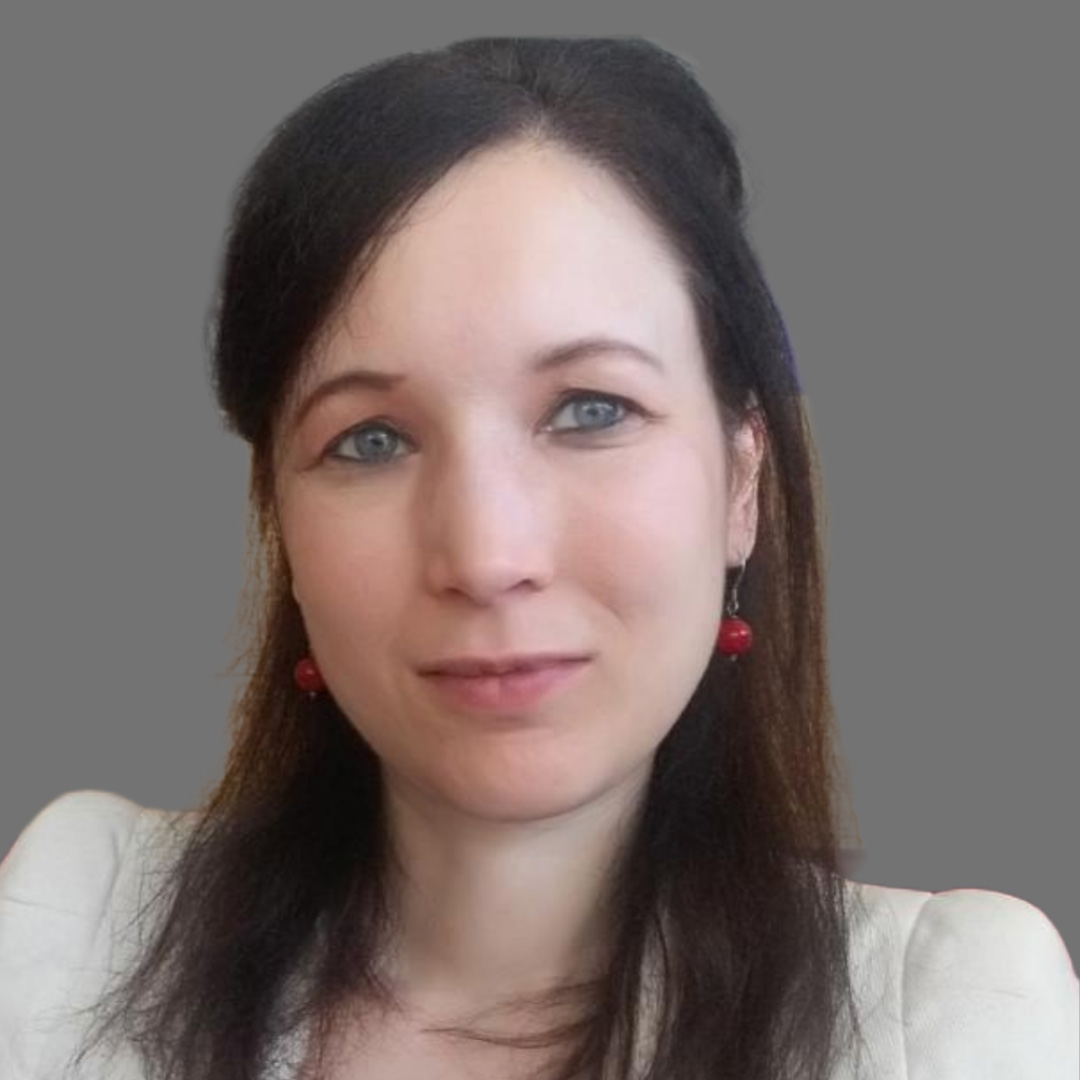 A head shot of Leonor