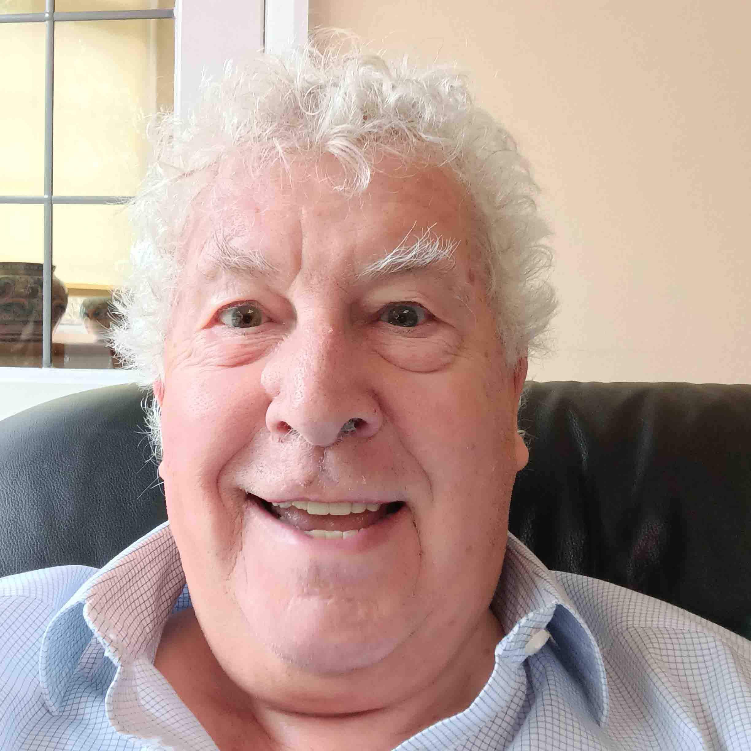 A head shot of Lindsay