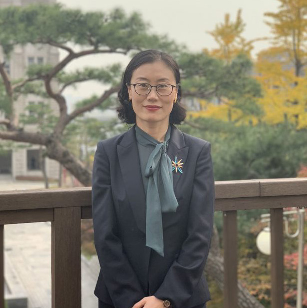 A head shot of Shihui Yu