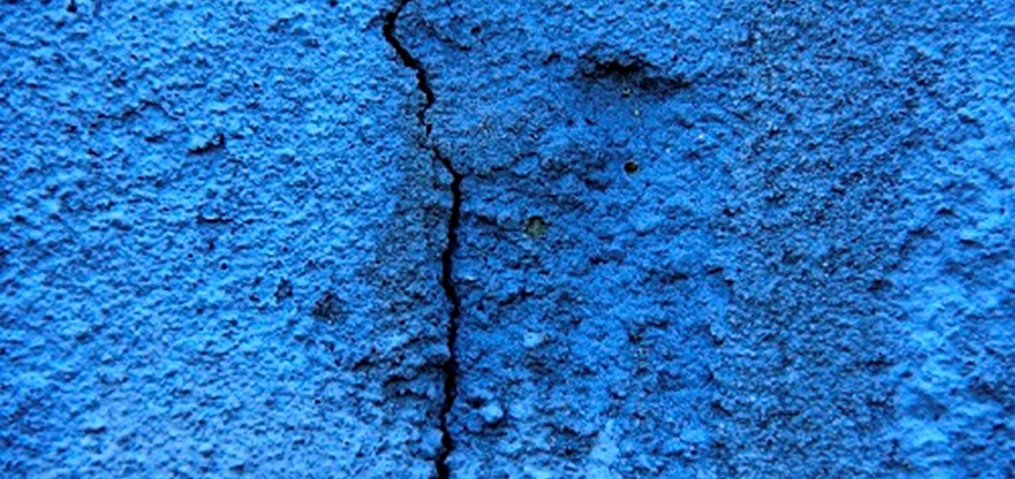 Crack on a concrete surface: a team of researchers at Swansea University have been awarded £322,000 to develop digital solutions to reduce concrete construction defects.