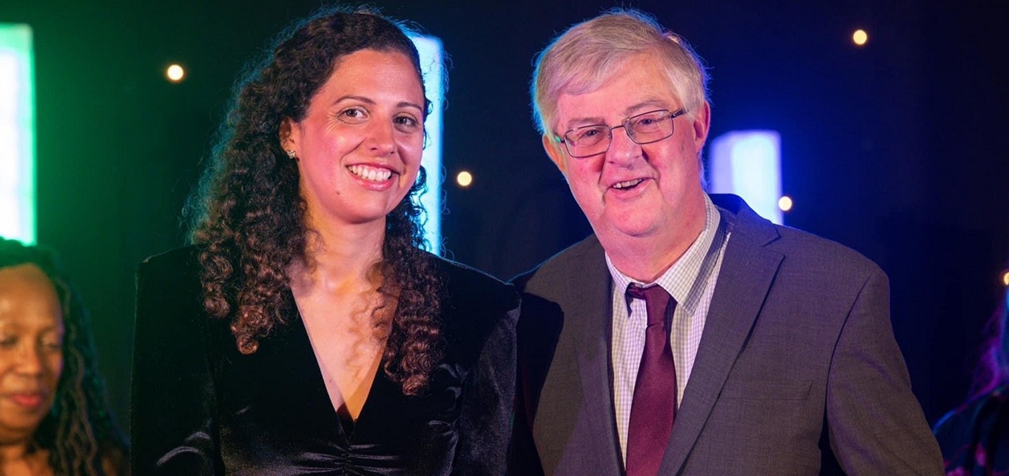 Dr Lella Nouri (L) with Mark Drakeford, Wales' First Minister, at the ceremony where she was presented with her award for her research and community work to counter hate