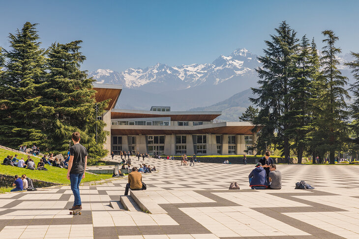 Université Grenoble Alpes campus