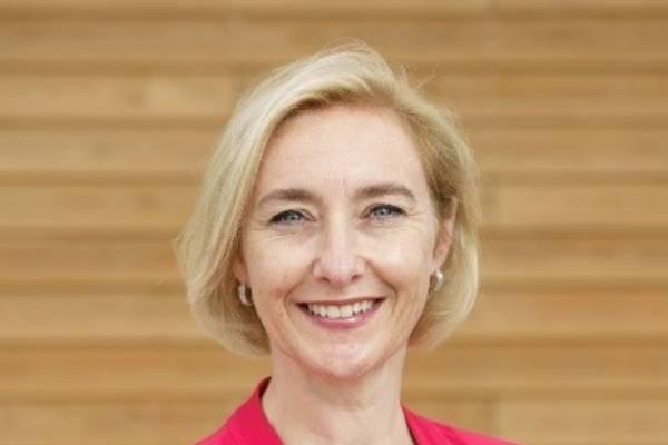 image of Rhian Hayward MBE linking to her linked in profile