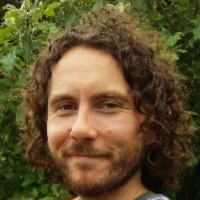 Headshot of Dr Robert Fraser