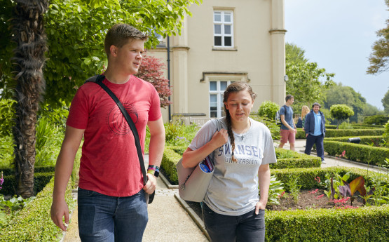 students outside Singleton Abbey